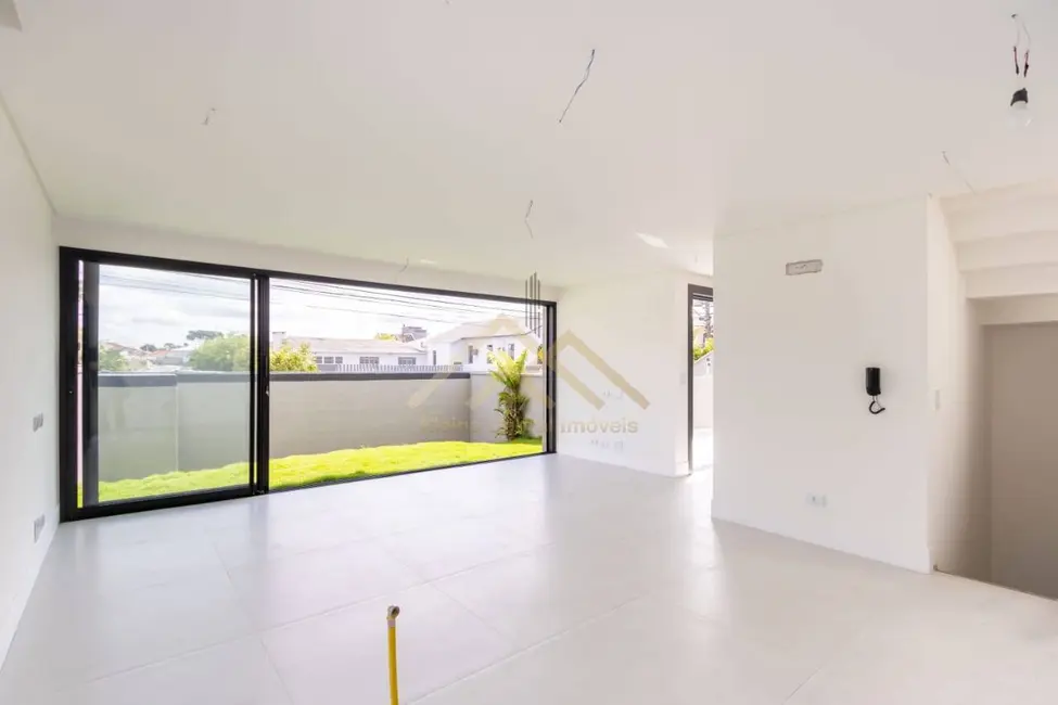 Casa com 3 quartos à venda, 199m2 em São Braz, Curitiba - PR - imagem 8 Foto 8 de Casa com 3 quartos à venda, 199m2 em São Braz, Curitiba - PR