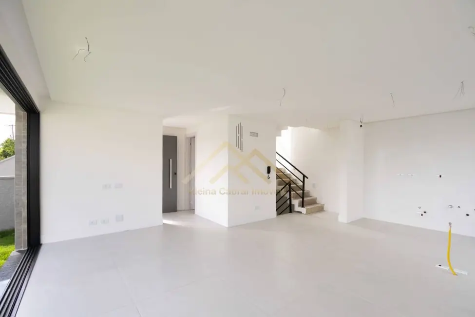 Casa com 3 quartos à venda, 199m2 em São Braz, Curitiba - PR - imagem 5 Foto 5 de Casa com 3 quartos à venda, 199m2 em São Braz, Curitiba - PR