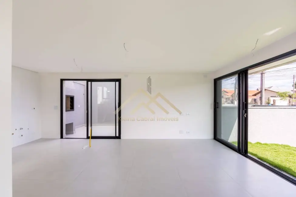 Casa com 3 quartos à venda, 199m2 em São Braz, Curitiba - PR - imagem 4 Foto 4 de Casa com 3 quartos à venda, 199m2 em São Braz, Curitiba - PR