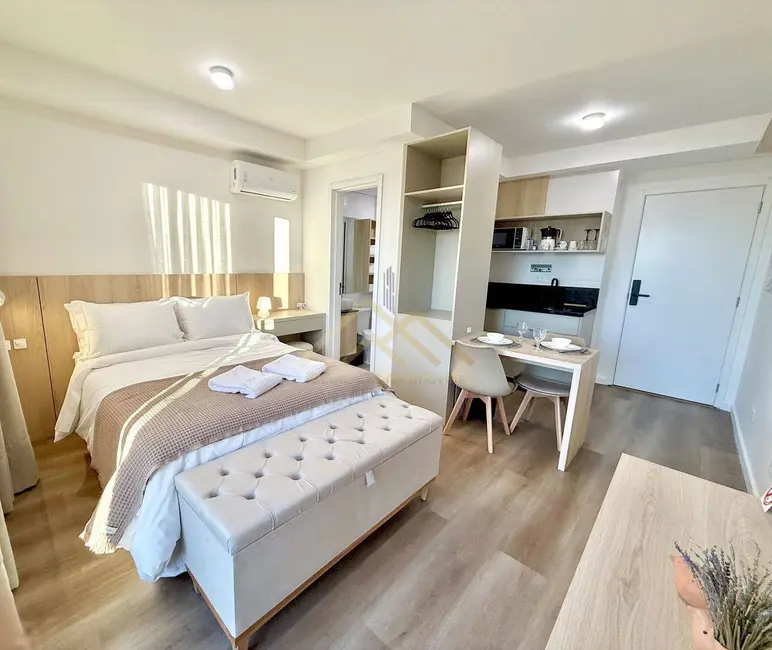 Foto 2 de Apartamento com 1 quarto à venda, 24m2 em Centro, Curitiba - PR