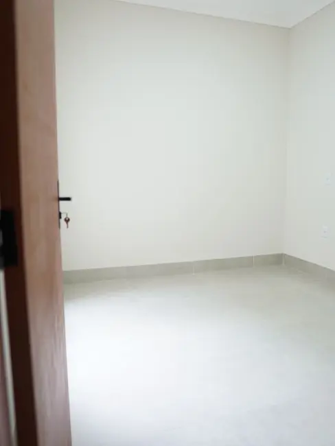 Foto 3 de Casa com 3 quartos à venda, 138m2 em Das Indústrias, Senador Canedo - GO