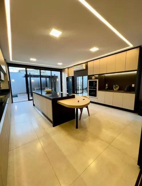 Sobrado com 3 quartos à venda, 138m2 em Jardim Vila Boa, Goiania - GO - imagem 2 Foto 2 de Sobrado com 3 quartos à venda, 138m2 em Jardim Vila Boa, Goiania - GO