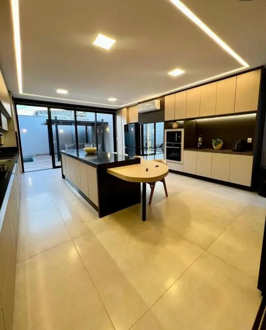 Sobrado com 3 quartos à venda, 138m2 em Jardim Vila Boa, Goiania - GO - imagem 4 Foto 4 de Sobrado com 3 quartos à venda, 138m2 em Jardim Vila Boa, Goiania - GO