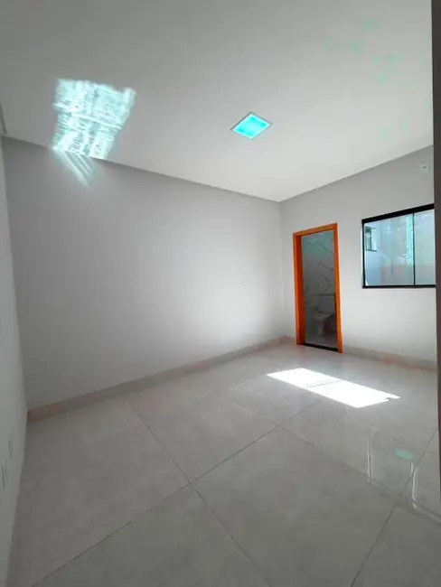 Foto 3 de Casa com 3 quartos à venda, 56m2 em Residencial Flor do Ipê II, Senador Canedo - GO