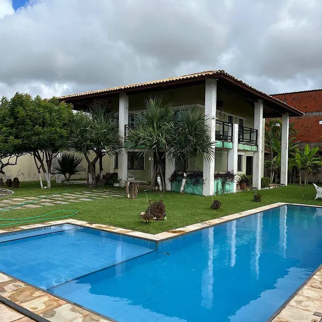 Foto 1 de Casa com 4 quartos à venda, 280m2 em Aquiraz - CE
