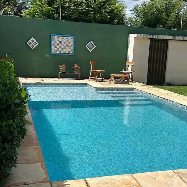 Foto 3 de Casa com 3 quartos à venda, 200m2 em Aquiraz - CE