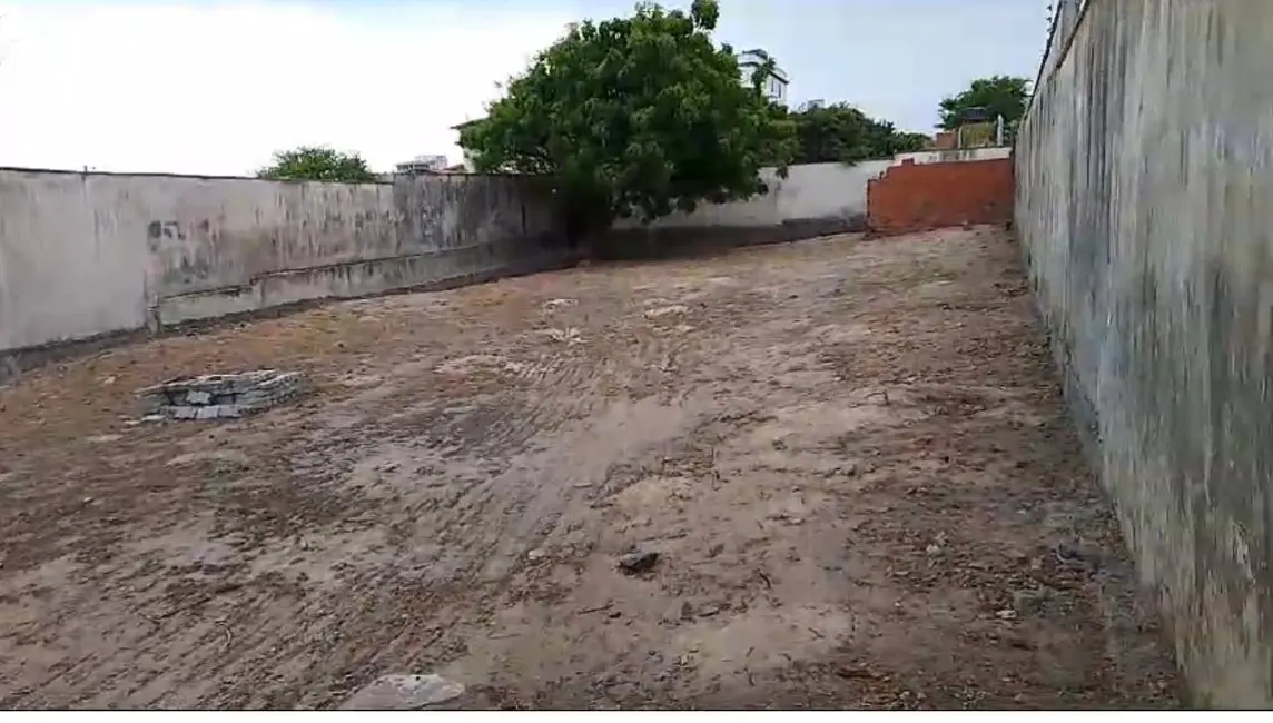 Foto 3 de Terreno / Lote à venda, 663m2 em De Lourdes, Fortaleza - CE