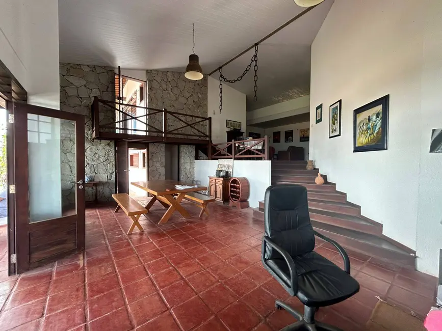 Foto 7 de Casa com 4 quartos à venda, 330m2 em Aquiraz - CE