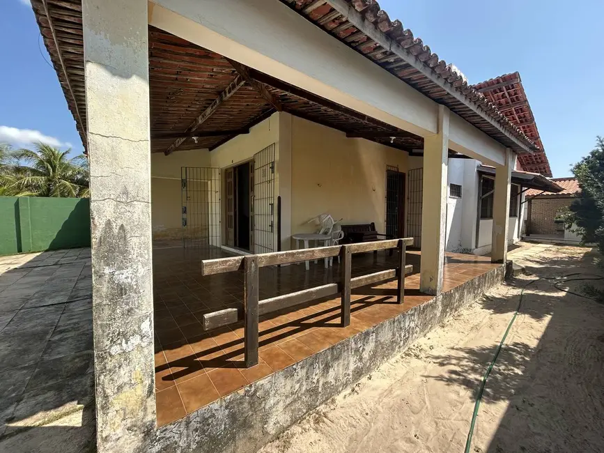 Foto 2 de Casa com 3 quartos à venda, 200m2 em Aquiraz - CE