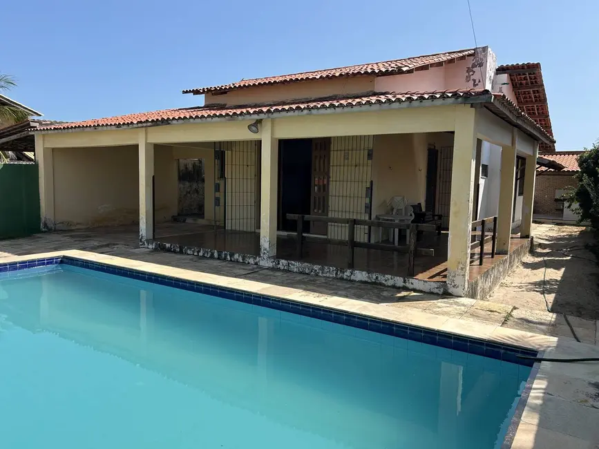 Foto 1 de Casa com 3 quartos à venda, 200m2 em Aquiraz - CE