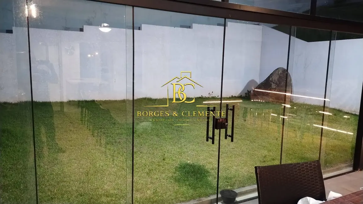 Foto 3 de Casa com 3 quartos à venda, 360m2 em Jardim Maristela, Atibaia - SP