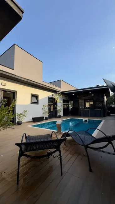 Foto 1 de Casa com 2 quartos à venda, 200m2 em Rio Abaixo, Atibaia - SP