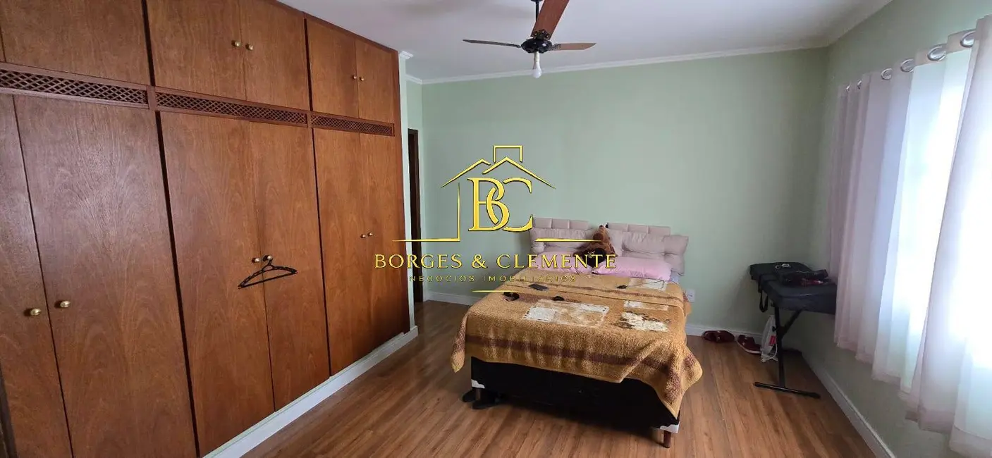 Casa com 3 quartos à venda, 951m2 em Jardim do Lago, Atibaia - SP - imagem 9 Foto 9 de Casa com 3 quartos à venda, 951m2 em Jardim do Lago, Atibaia - SP