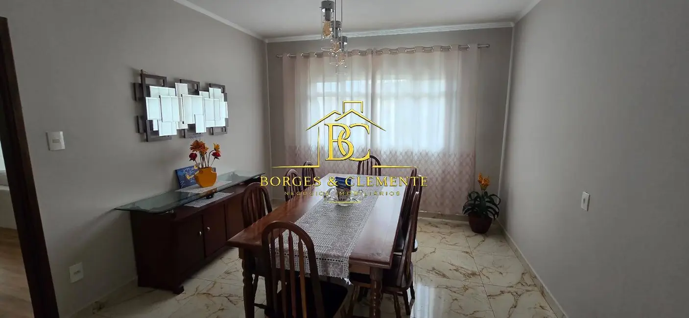 Casa com 3 quartos à venda, 951m2 em Jardim do Lago, Atibaia - SP - imagem 8 Foto 8 de Casa com 3 quartos à venda, 951m2 em Jardim do Lago, Atibaia - SP