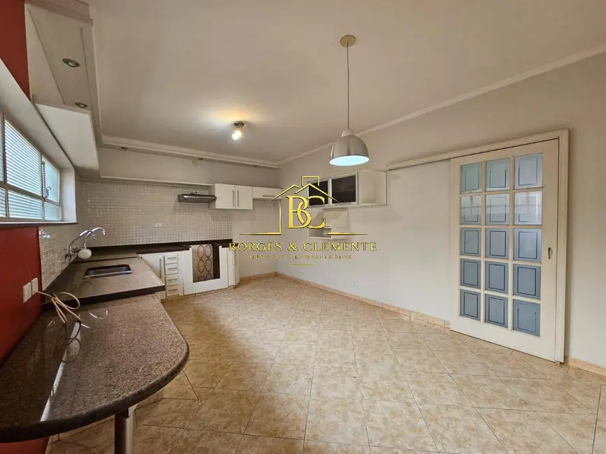 Foto 1 de Casa com 5 quartos à venda, 312m2 em Centro, Atibaia - SP