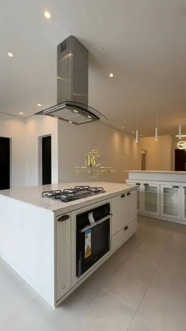 Foto 4 de Casa com 3 quartos à venda, 440m2 em Atibaia - SP