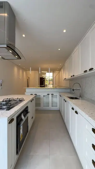 Foto 1 de Casa com 3 quartos à venda, 440m2 em Atibaia - SP