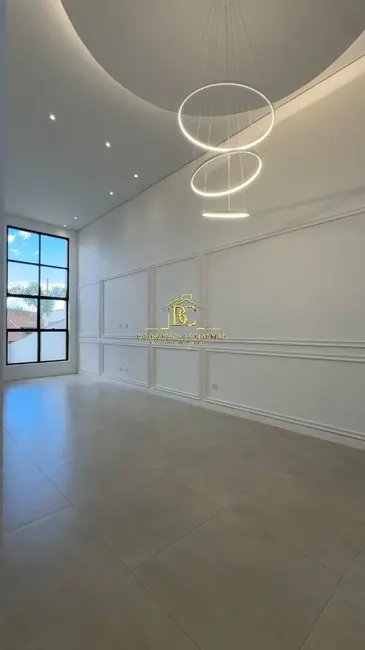 Foto 2 de Casa com 3 quartos à venda, 440m2 em Atibaia - SP