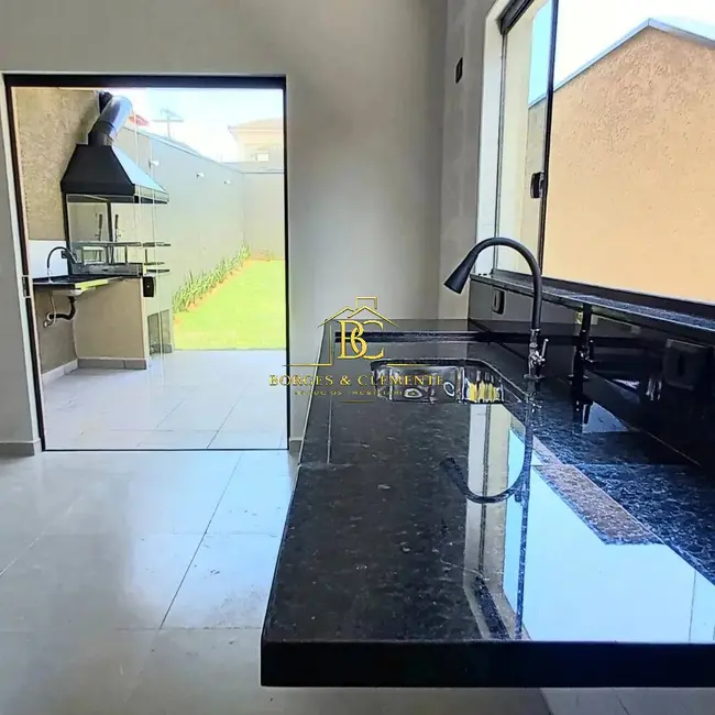 Casa com 3 quartos à venda, 122m2 em Centro, Atibaia - SP - imagem 4 Foto 4 de Casa com 3 quartos à venda, 122m2 em Centro, Atibaia - SP