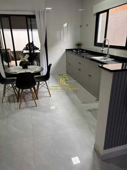 Foto 8 de Casa com 3 quartos à venda, 150m2 em Jardim dos Pinheiros, Atibaia - SP