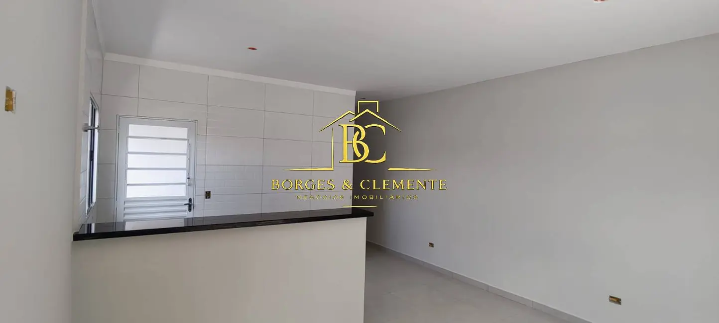 Foto 2 de Casa com 2 quartos à venda, 150m2 em Jardim Santo Antônio, Atibaia - SP