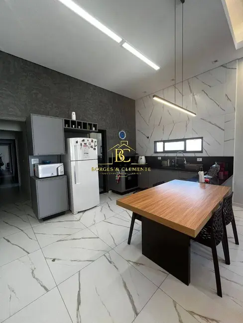 Foto 2 de Casa com 3 quartos à venda, 122m2 em Jardim dos Pinheiros, Atibaia - SP