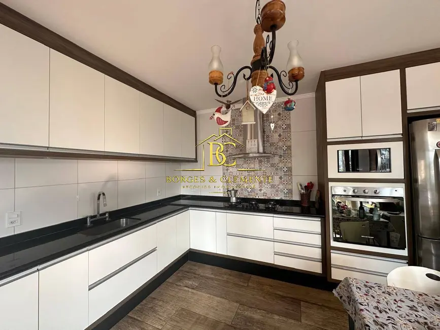 Casa com 3 quartos à venda, 350m2 em Condomínio Panorama Parque Residencial, Atibaia - SP - imagem 3 Foto 3 de Casa com 3 quartos à venda, 350m2 em Condomínio Panorama Parque Residencial, Atibaia - SP