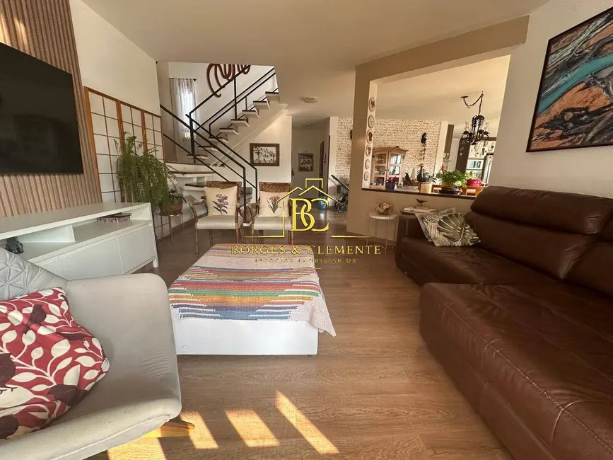 Casa com 3 quartos à venda, 350m2 em Condomínio Panorama Parque Residencial, Atibaia - SP - imagem 1 Foto 1 de Casa com 3 quartos à venda, 350m2 em Condomínio Panorama Parque Residencial, Atibaia - SP
