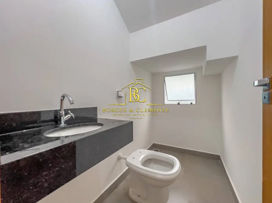 Foto 2 de Casa com 2 quartos à venda, 85m2 em Jardim Imperial, Atibaia - SP