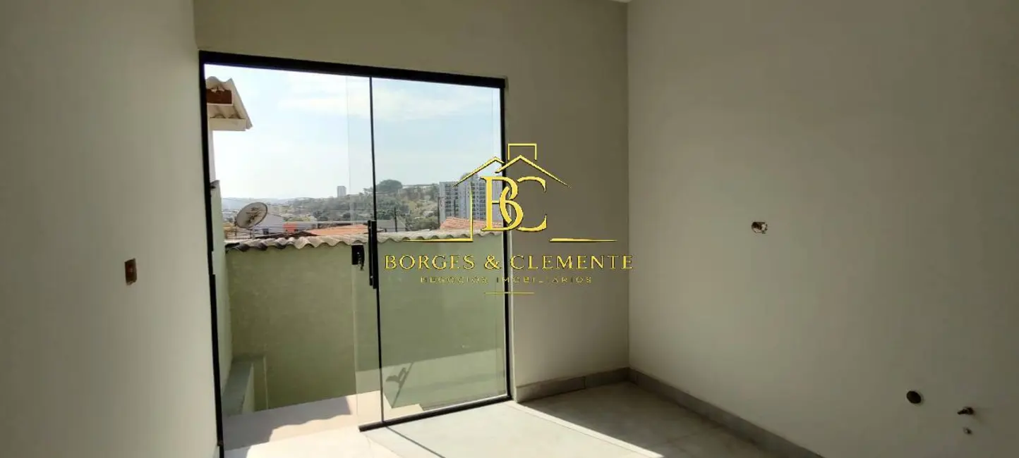 Casa com 3 quartos à venda, 175m2 em Jardim das Cerejeiras, Atibaia - SP - imagem 6 Foto 6 de Casa com 3 quartos à venda, 175m2 em Jardim das Cerejeiras, Atibaia - SP