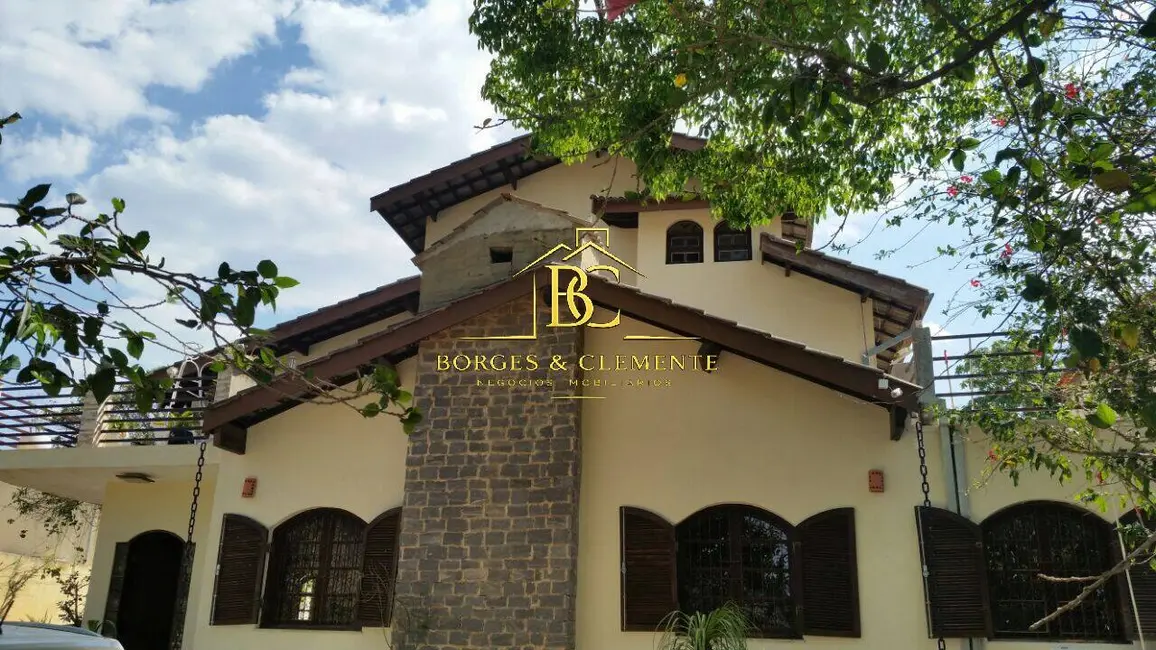 Foto 2 de Casa com 4 quartos à venda, 520m2 em Retiro das Fontes, Atibaia - SP