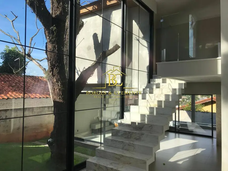Casa com 3 quartos à venda, 354m2 em Jardim Paulista, Atibaia - SP - imagem 1 Foto 1 de Casa com 3 quartos à venda, 354m2 em Jardim Paulista, Atibaia - SP