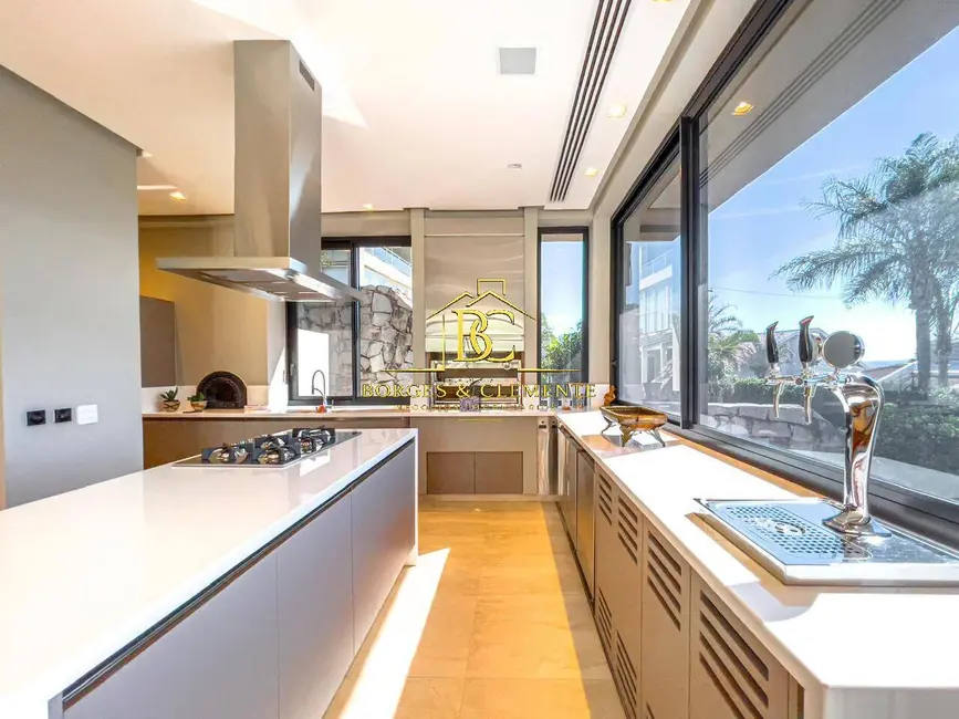 Foto 6 de Casa com 3 quartos à venda, 630m2 em Vila Santista, Atibaia - SP