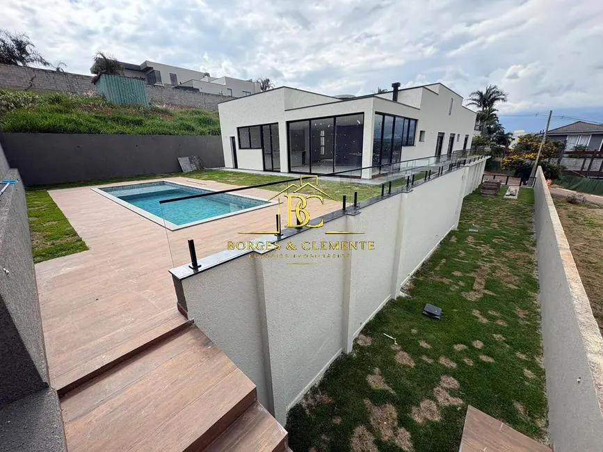 Casa com 3 quartos à venda, 274m2 em Usina, Atibaia - SP - imagem 6 Foto 6 de Casa com 3 quartos à venda, 274m2 em Usina, Atibaia - SP