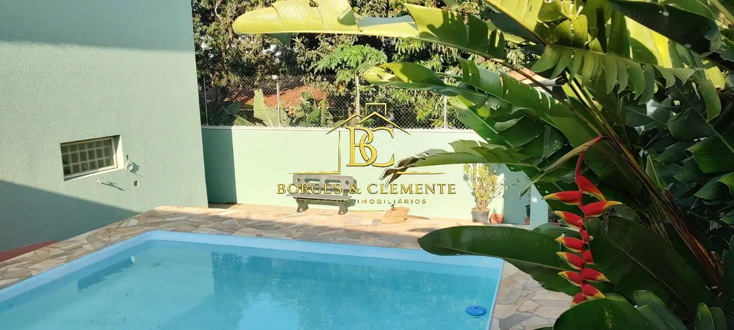 Casa com 3 quartos à venda, 228m2 em Jardim do Lago, Atibaia - SP - imagem 3 Foto 3 de Casa com 3 quartos à venda, 228m2 em Jardim do Lago, Atibaia - SP
