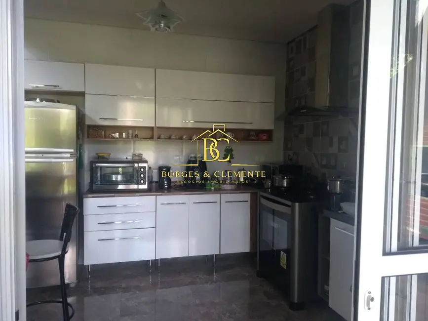 Foto 6 de Casa com 3 quartos à venda, 230m2 em Vila Petrópolis, Atibaia - SP