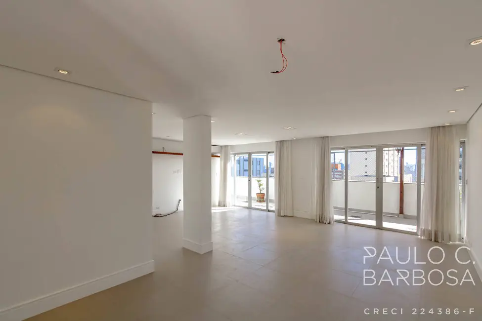 Cobertura com 3 quartos para alugar, 173m2 em Itaim Bibi, São Paulo - SP - imagem 4 Foto 4 de Cobertura com 3 quartos para alugar, 173m2 em Itaim Bibi, São Paulo - SP
