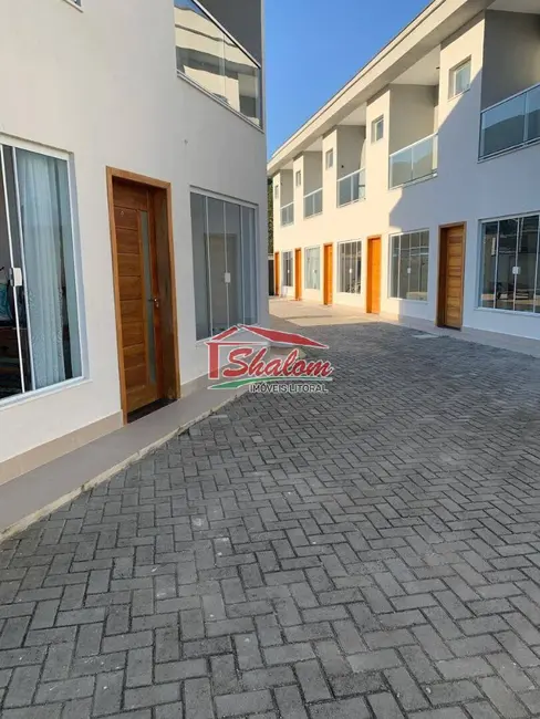 Foto 2 de Sobrado com 2 quartos à venda, 72m2 em Massaguaçu, Caraguatatuba - SP