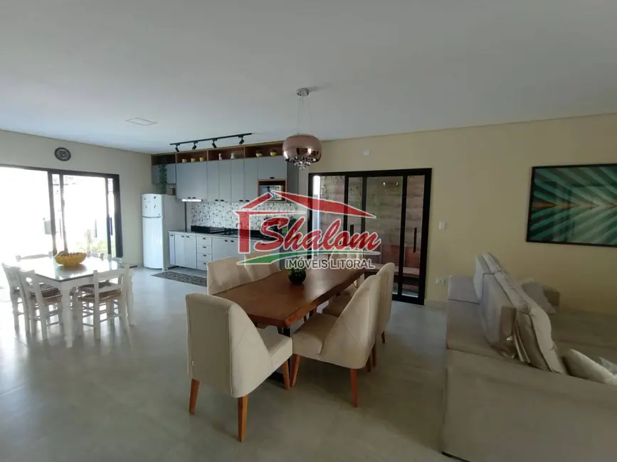 Casa com 3 quartos à venda, 179m2 em Pontal de Santa Marina, Caraguatatuba - SP - imagem 6 Foto 6 de Casa com 3 quartos à venda, 179m2 em Pontal de Santa Marina, Caraguatatuba - SP