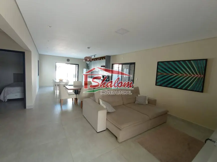 Casa com 3 quartos à venda, 179m2 em Pontal de Santa Marina, Caraguatatuba - SP - imagem 4 Foto 4 de Casa com 3 quartos à venda, 179m2 em Pontal de Santa Marina, Caraguatatuba - SP