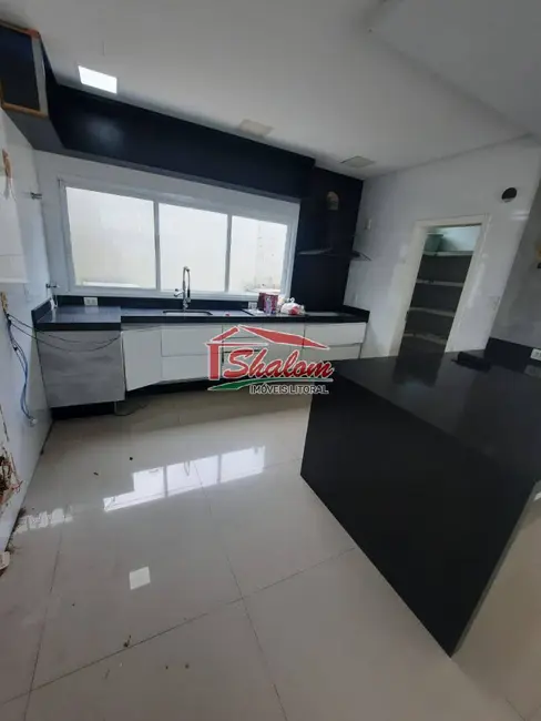 Foto 8 de Sobrado com 3 quartos à venda, 200m2 em Indaiá, Caraguatatuba - SP