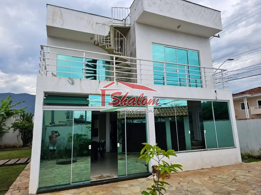 Foto 1 de Sobrado com 4 quartos à venda, 220m2 em Massaguaçu, Caraguatatuba - SP