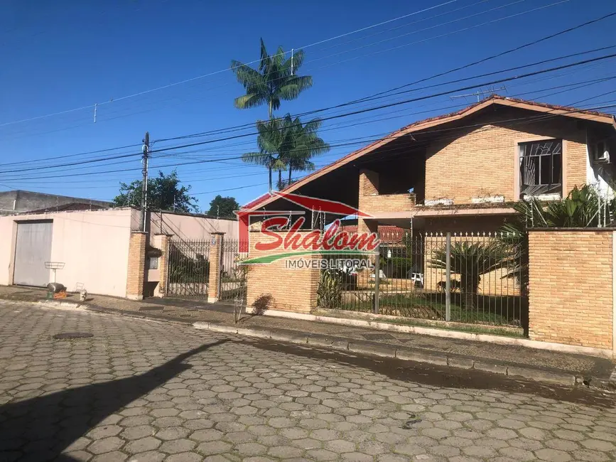 Foto 2 de Sobrado com 8 quartos à venda, 600m2 em Sumaré, Caraguatatuba - SP