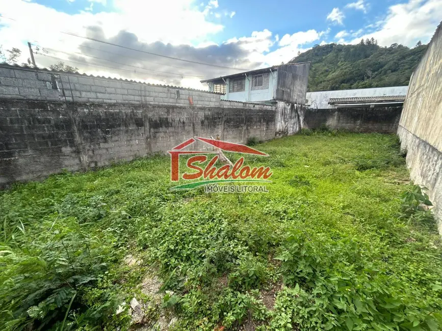 Foto 5 de Casa com 3 quartos para alugar, 200m2 em Centro, Caraguatatuba - SP