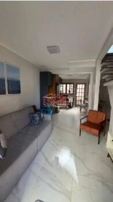 Sobrado com 2 quartos à venda, 64m2 em Martim de Sá, Caraguatatuba - SP - imagem 2 Foto 2 de Sobrado com 2 quartos à venda, 64m2 em Martim de Sá, Caraguatatuba - SP