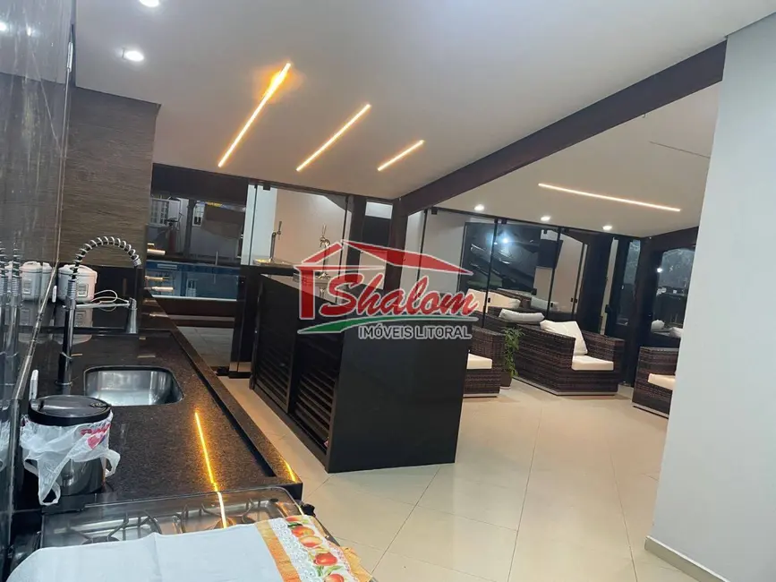 Casa com 3 quartos à venda, 500m2 em Praia das Palmeiras, Caraguatatuba - SP - imagem 7 Foto 7 de Casa com 3 quartos à venda, 500m2 em Praia das Palmeiras, Caraguatatuba - SP