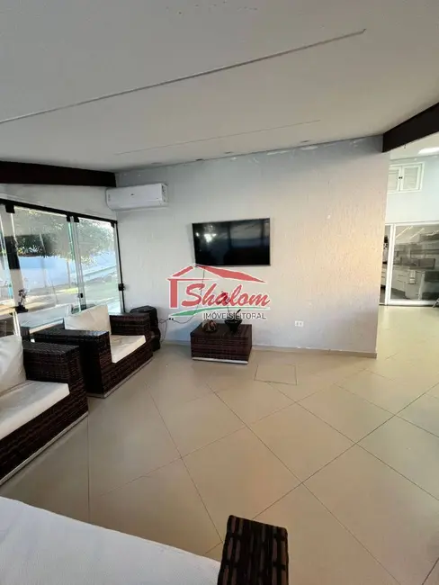Casa com 3 quartos à venda, 500m2 em Praia das Palmeiras, Caraguatatuba - SP - imagem 4 Foto 4 de Casa com 3 quartos à venda, 500m2 em Praia das Palmeiras, Caraguatatuba - SP