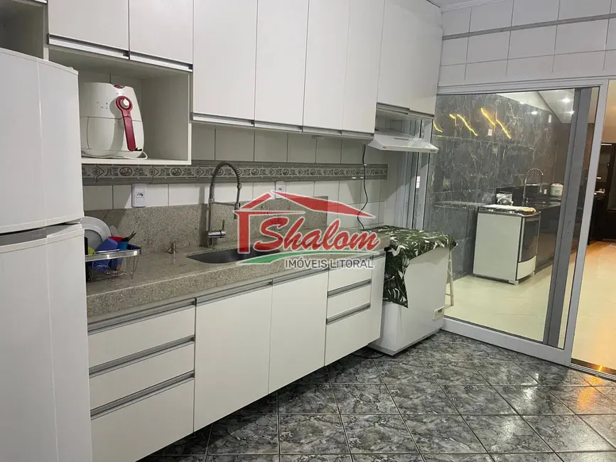 Casa com 3 quartos à venda, 500m2 em Praia das Palmeiras, Caraguatatuba - SP - imagem 8 Foto 8 de Casa com 3 quartos à venda, 500m2 em Praia das Palmeiras, Caraguatatuba - SP