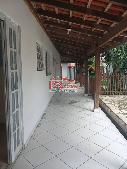 Casa com 4 quartos à venda e para alugar, 240m2 em Jardim Rio Santos, Caraguatatuba - SP - imagem 3 Foto 3 de Casa com 4 quartos à venda e para alugar, 240m2 em Jardim Rio Santos, Caraguatatuba - SP