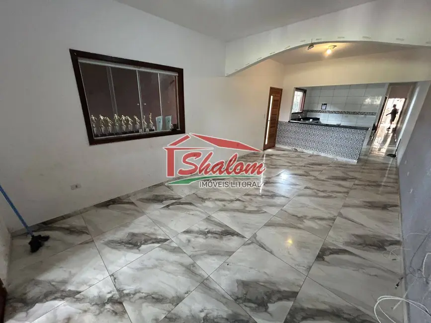 Sobrado com 4 quartos à venda e para alugar, 150m2 em Jardim Jaqueira, Caraguatatuba - SP - imagem 4 Foto 4 de Sobrado com 4 quartos à venda e para alugar, 150m2 em Jardim Jaqueira, Caraguatatuba - SP